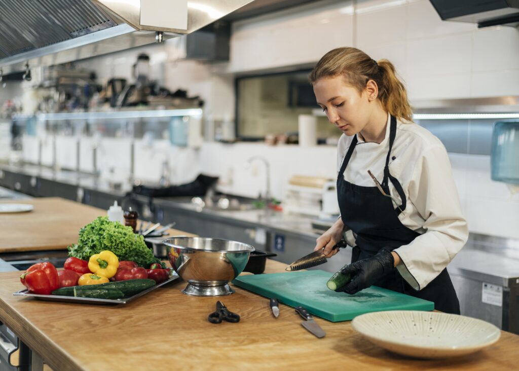 Why Kitchen Workwear Is Vital to Good Food Hygiene